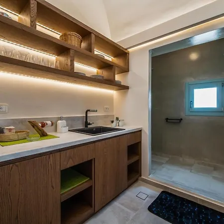 New Katerina - 6 & 6 Private Jacuzzi Εμπορειό
