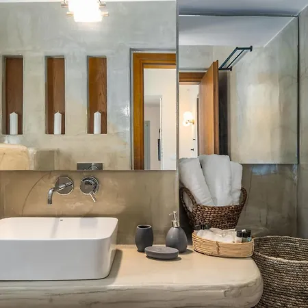 New Katerina - 6 & 6 Private Jacuzzi Emporio (Santorini)