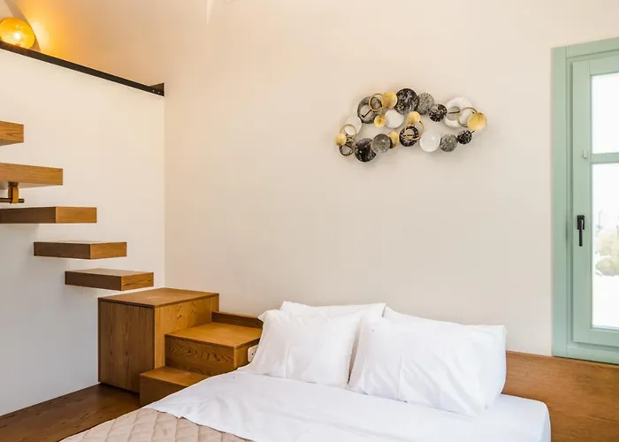 New Katerina - 6 & 6 Private Jacuzzi Emporio (Santorini)