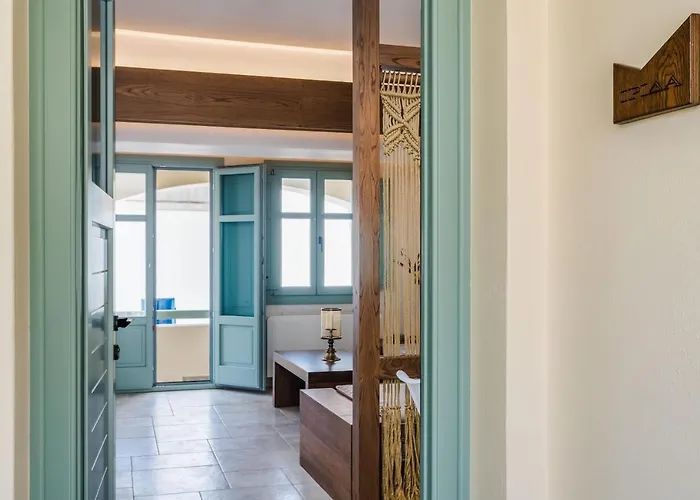 New Katerina - 6 & 6 Private Jacuzzi Emporio (Santorini)