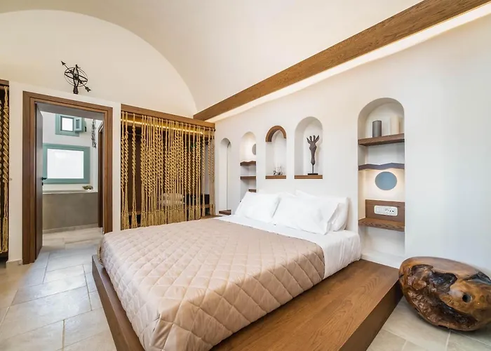 New Katerina - 6 & 6 Private Jacuzzi Emporio (Santorini)