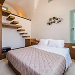 Apartmán New Katerina - 6 & 6 Private Jacuzzi Emporio (Santorini)